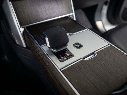 Used 2025 Land Rover Range Rover SE image 35
