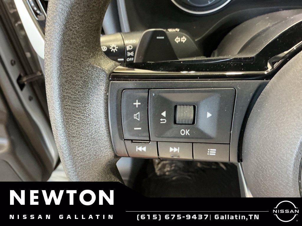 Used 2022 Nissan Rogue SV FWD image 27