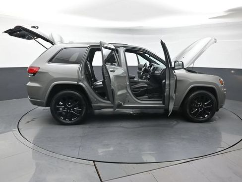 Used 2021 Jeep Grand Cherokee Laredo X AWD/4WD image 48