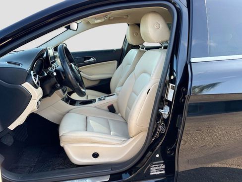 Used 2017 Mercedes-Benz GLA 250 w/ Premium Package image 20