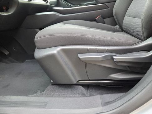 Certified 2025 Chevrolet Equinox LT FWD image 26