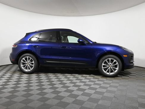 Used 2025 Porsche Macan AWD/4WD image 8