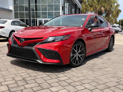 Used 2024 Toyota Camry SE FWD image 1