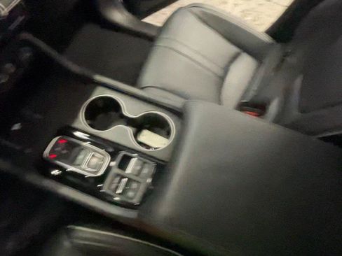 Used 2025 Honda Pilot Elite image 36