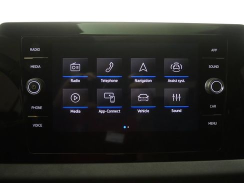 Used 2025 Volkswagen Jetta SE FWD image 21