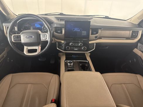 Used 2024 Ford Expedition Limited image 9