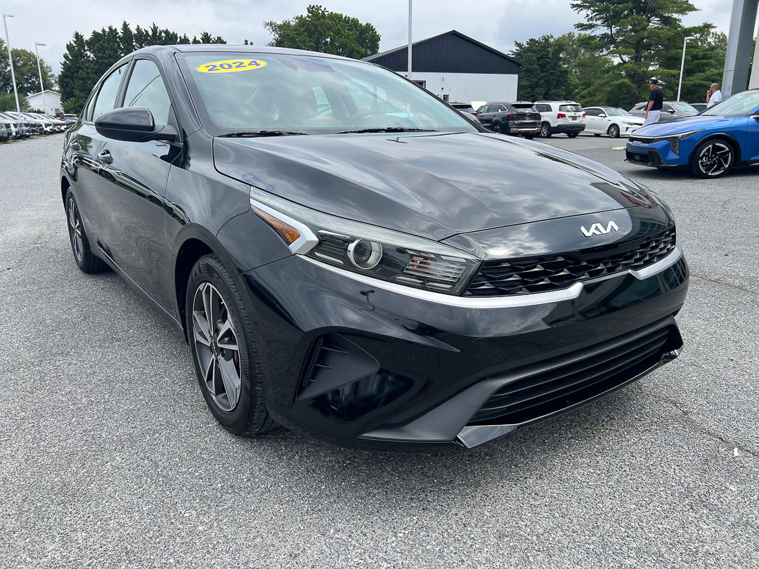Used 2024 Kia Forte LXS FWD image 8