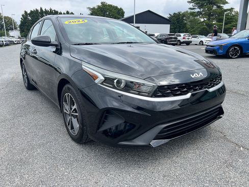 Used 2024 Kia Forte LXS FWD image 8