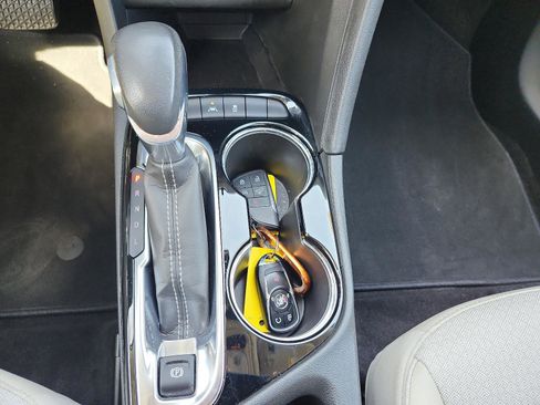 Used 2023 Buick Encore GX Preferred w/ Cold Weather Comfort Package image 16