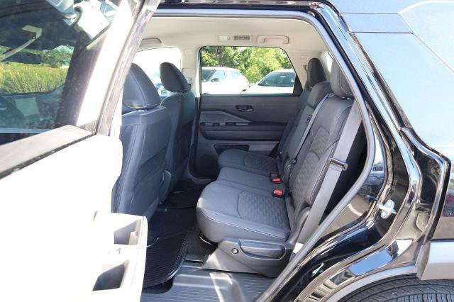 Certified 2025 Nissan Pathfinder SV FWD image 21