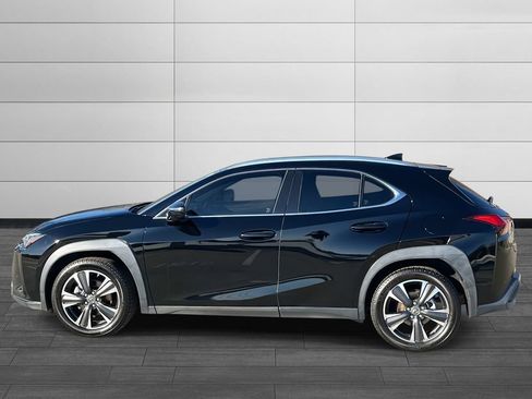 Used 2019 Lexus UX 200 image 2