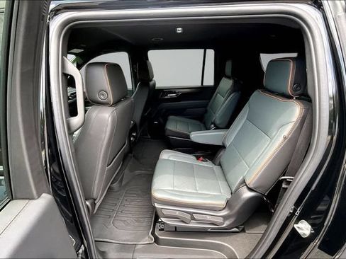 Used 2025 GMC Yukon XL AT4 AWD/4WD image 22