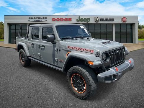 Used 2022 Jeep Gladiator Mojave w/ LED Lighting Group AWD/4WD image 2