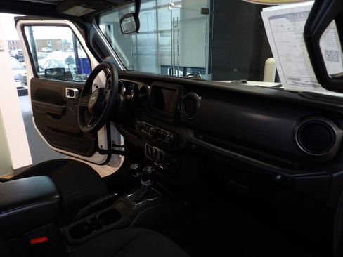 Used 2023 Jeep Wrangler Sport S image 13