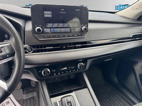 Used 2024 Mitsubishi Outlander SE Black Edition image 11