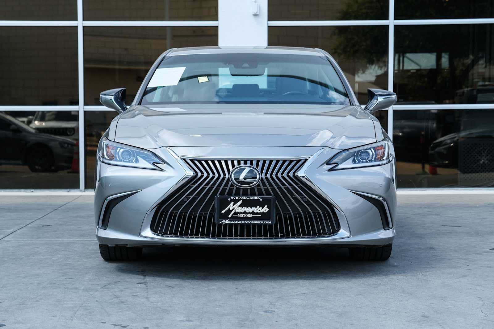 Used 2019 Lexus ES 350 w/ Premium Package FWD image 3