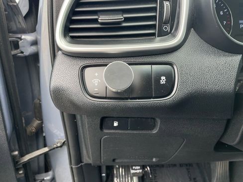 Used 2019 Kia Sorento L image 13