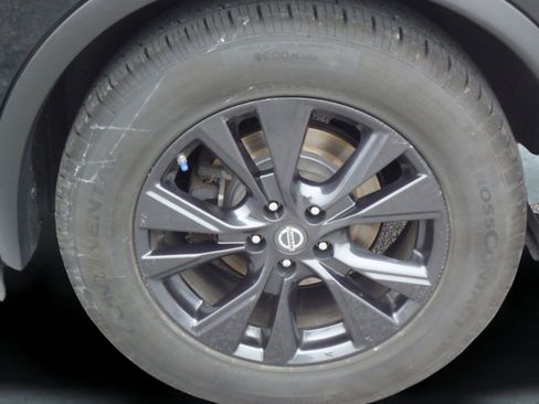 Used 2018 Nissan Murano SV w/ Premium Package image 9