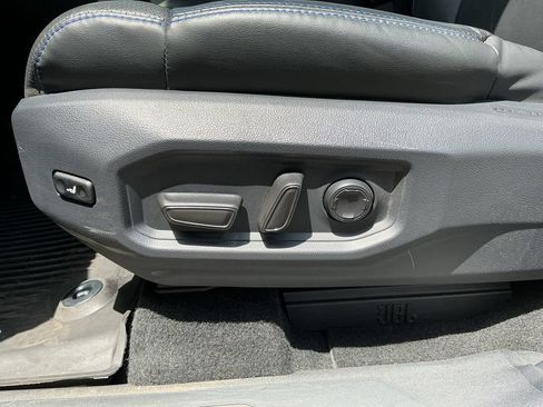 Used 2023 Toyota Tundra Platinum AWD/4WD image 17