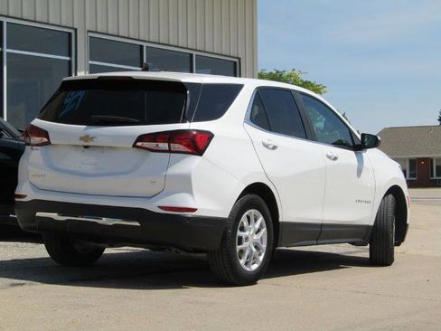 Used 2024 Chevrolet Equinox LT AWD/4WD image 3