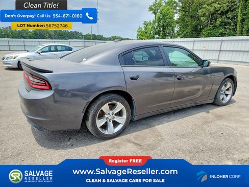 Used 2017 Dodge Charger SXT RWD image 4