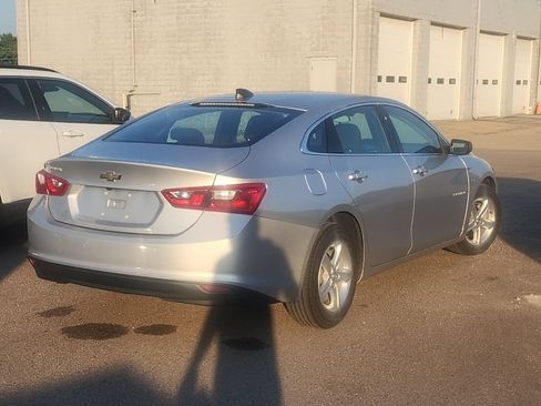 Used 2022 Chevrolet Malibu LS FWD image 2