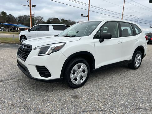 Used 2023 Subaru Forester image 8