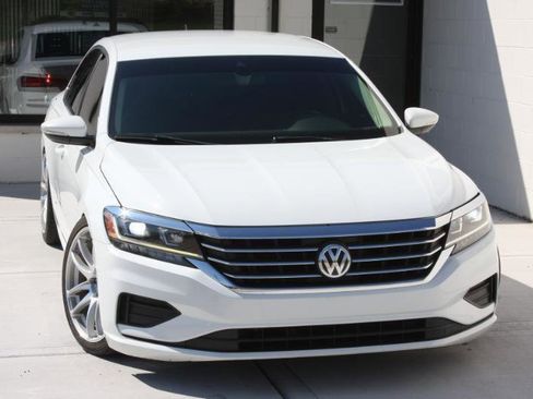 Used 2020 Volkswagen Passat 2.0T SE image 3