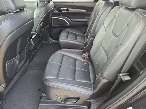 Used 2022 Kia Telluride EX w/ EX Premium Package image 16