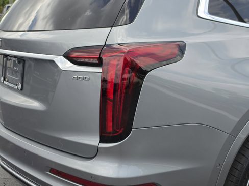 Used 2023 Cadillac XT6 Premium Luxury w/ Platinum Package AWD/4WD image 11