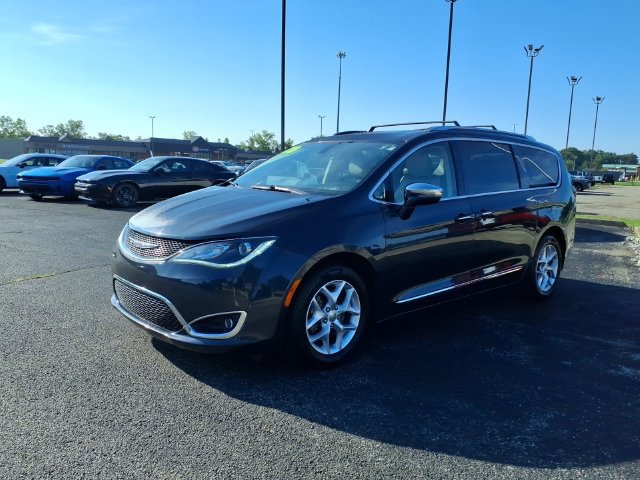 Used 2020 Chrysler Pacifica Limited FWD image 3