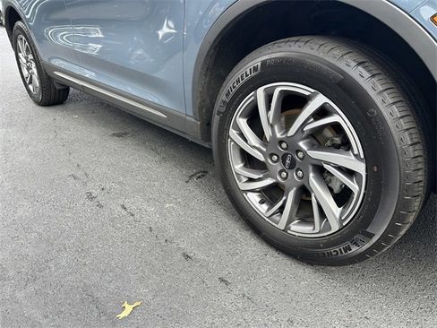 Certified 2023 Lincoln Corsair AWD w/ Equipment Group 101A image 11