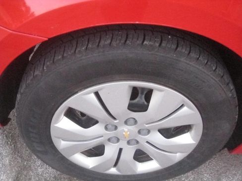 Used 2014 Chevrolet Cruze LS image 23