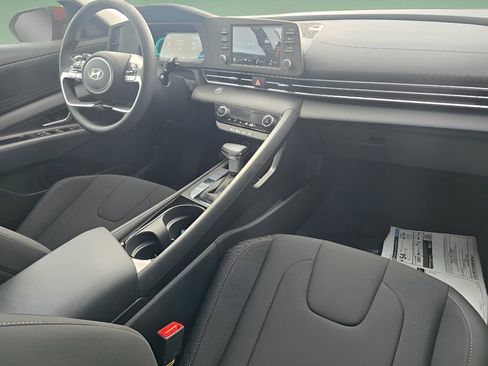 New 2025 Hyundai Elantra Blue image 25