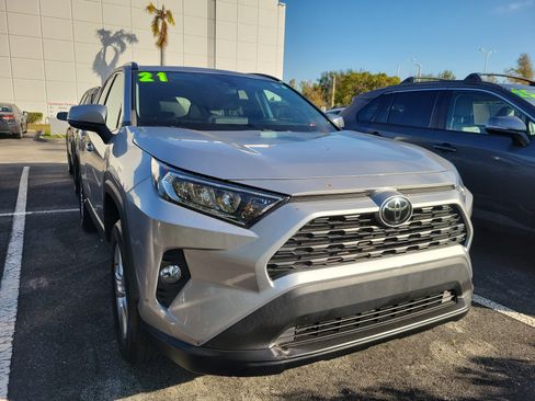 Used 2021 Toyota RAV4 XLE image 3