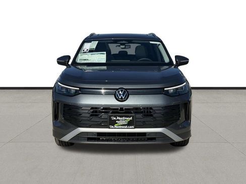 New 2026 Volkswagen Tiguan SE image 2
