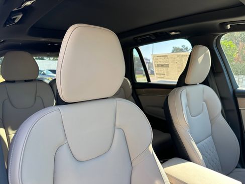 Used 2026 Volvo XC90 B6 Plus w/ Protection Package Premier AWD/4WD image 9