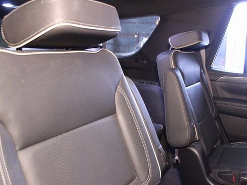 Used 2021 GMC Yukon SLT image 13