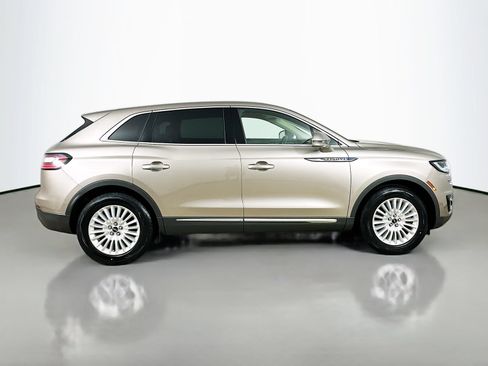 Used 2019 Lincoln Nautilus FWD image 4