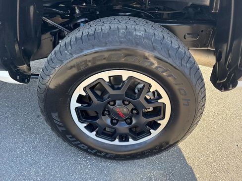 Used 2024 Toyota Tacoma TRD Off-Road AWD/4WD image 29