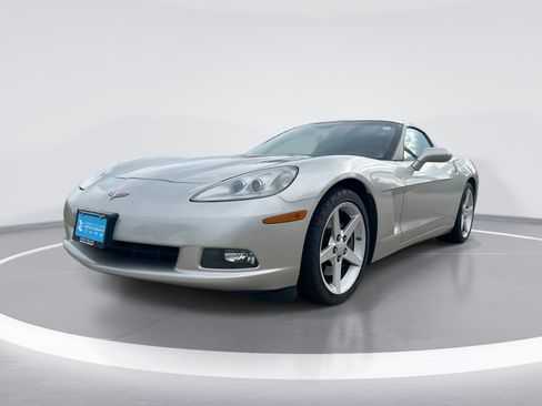 Used 2006 Chevrolet Corvette Coupe w/ Preferred Equipment Group RWD image 1