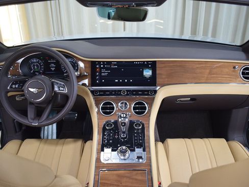 New 2026 Bentley Continental GTC AWD/4WD image 2