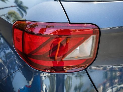 Used 2024 Hyundai Venue Limited FWD image 5
