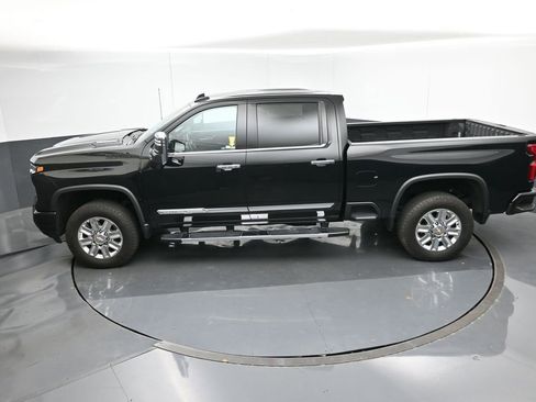 Used 2024 Chevrolet Silverado 2500 High Country w/ High Country Premium Package image 45