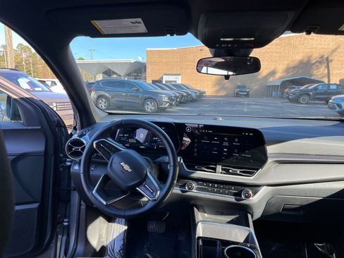 Used 2025 Chevrolet Equinox LT image 30