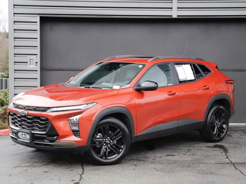 Used 2024 Chevrolet Trax ACTIV w/ Sunroof Package image 1