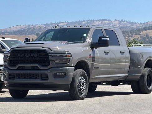 New 2026 RAM 3500 Laramie w/ Night Edition AWD/4WD image 9