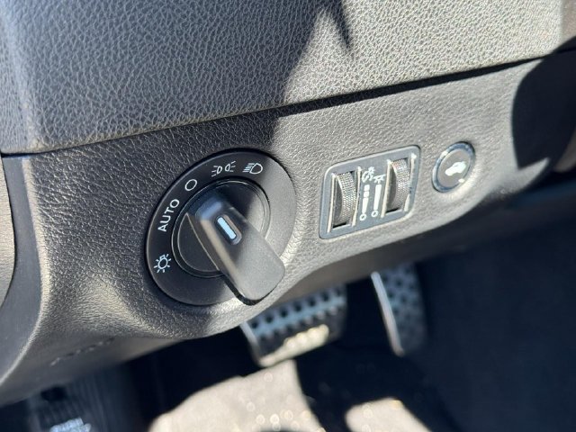 Used 2023 Dodge Charger R/T w/ Blacktop Package RWD image 22