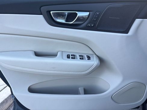 New 2026 Volvo XC60 B5 Ultra image 9