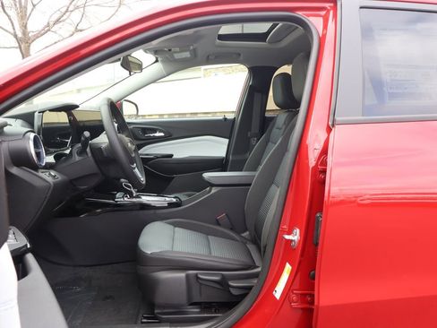 New 2026 Chevrolet Trax LT w/ Sunroof Package image 14